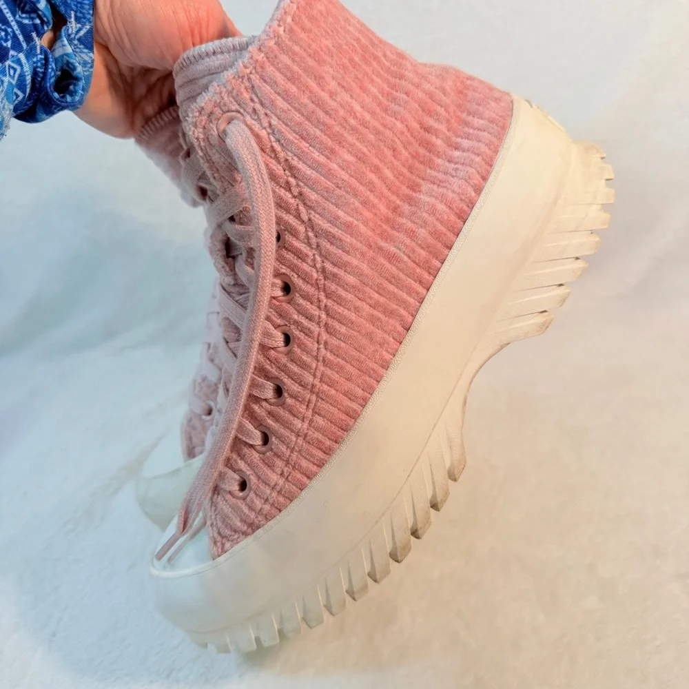Converse Chuck Taylor Lugged 2.0 Pink‎ Corduroy Platform Sneakers  Mens 7 W9